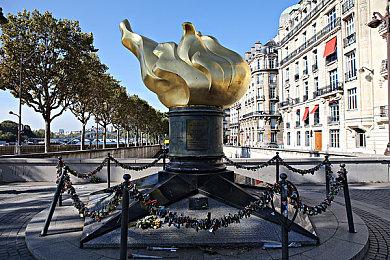 传育碧开发社交模拟游戏 玩法为《动物森友会》+《我的世界》